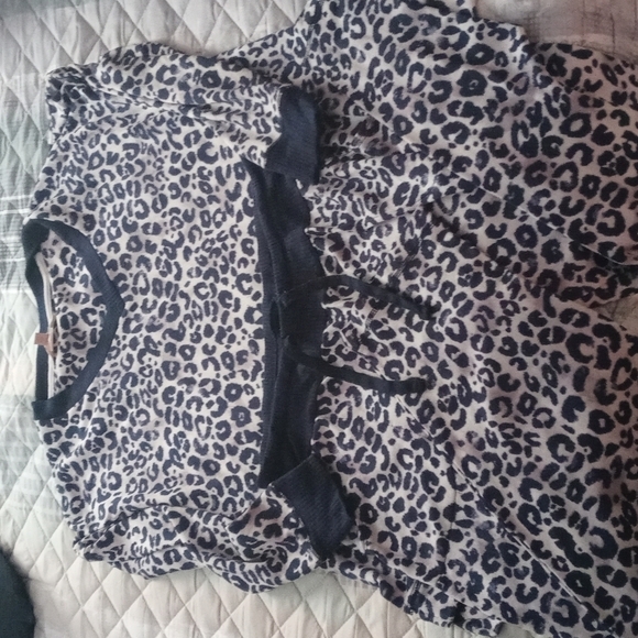 Secret Treasures Two-piece pajamas size medium cheetah print navy blue and white - Picture 1 of 6